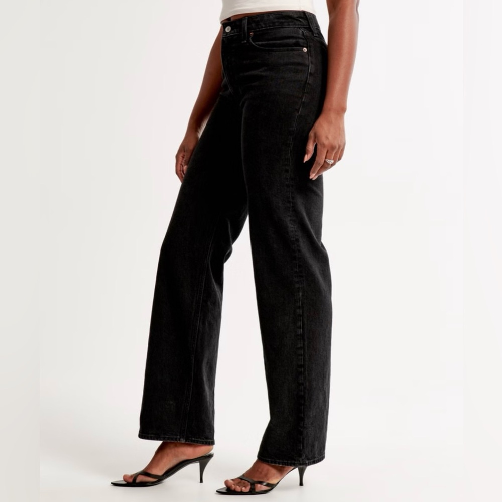 Abercrombie Curve Love High Rise 90’s Relaxed Jean